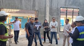 Peninjauan langsung oleh Komisi III DPRD Boalemo bersama Dinas terkait (foto : Humas)