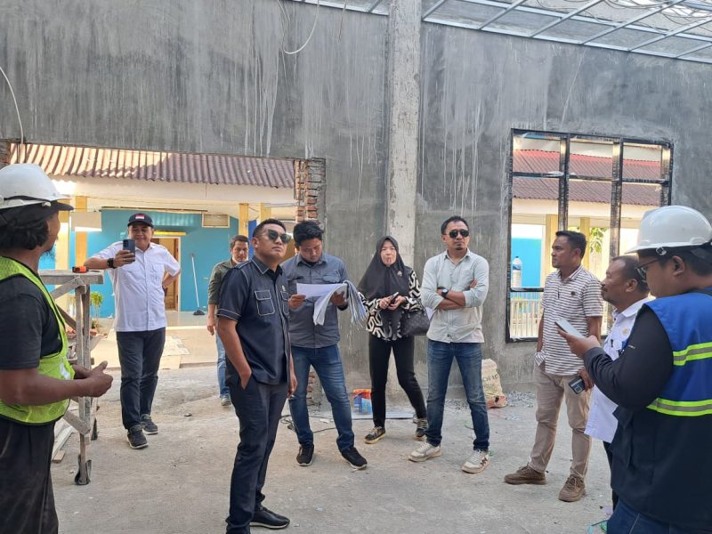 Peninjauan langsung oleh Komisi III DPRD Boalemo bersama Dinas terkait (foto : Humas)