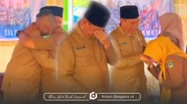 Kepala Dinas, Drs. Irwan Dai, M.Pd saat terlihat dalam suasana haru (Kolase foto redaksi)