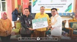 Penyerahan simbolis Bantuan Sosial (Bansos) program 