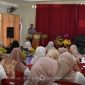Bupati Boalemo, Rum Pagau saat memberikan arahan dan sambutan pada kegiatan workshop kolaborasi MGMP Prakarya Boalemo dan Gorontalo. Foto/Forkopim Boalemo