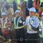 Peletakan batu pertama pembangunan kampung nelayan oleh Bupati Boalemo, bersama jajaran forkopimda. foto/istimewa
