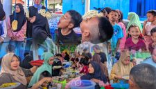 Potret keseruan lomba dan open house pada moment ketupat. dok/@redaksi