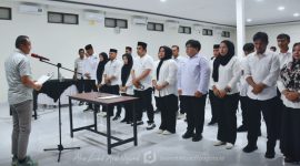 Wakil Bupati Boalemo, Lahmuddin Hambali Resmi Lantik Pengurus Karang Taruna Tunas Generasi Botumoito. Foto/@ist.