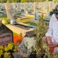 Bupati Boalemo, Drs. Rum Pagau, Saat Berziarah ke Makam Almarhum di Taman Makam Pahlawan (TMP) Kalibata, Jakarta. Foto/dokumentasi @pribadi