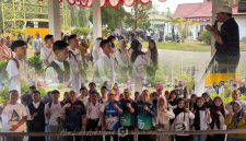 Pelepasan Mahasiswa Universitas STIKES Famika Makassar, oleh Bupati Boalemo. Foto/@fey (goupdate.id)